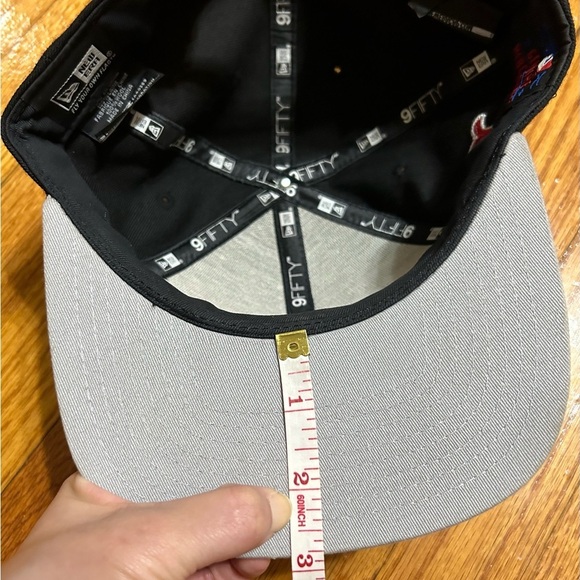 NEW ERA 9 FIFTY MLB BOSTON RED SOX NEON WORD SNAPBACK HAT BLACK RED - Picture 10 of 11